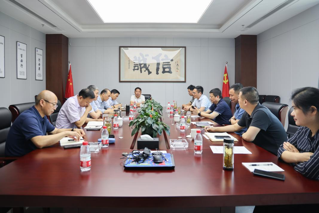 舒城县人大常委会党组副书记、副主任李家响深入华力走访