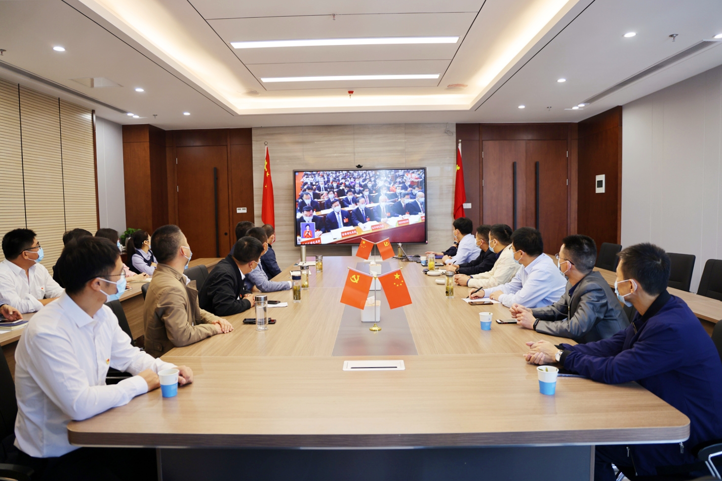 集团党员职工收看收听中国共产党第二十次全国代表大会开幕会