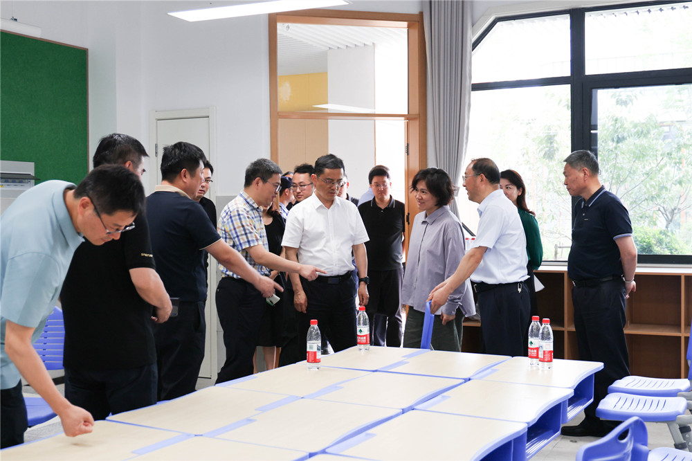 庐阳区委书记高强带队赴合肥双水路学校调研